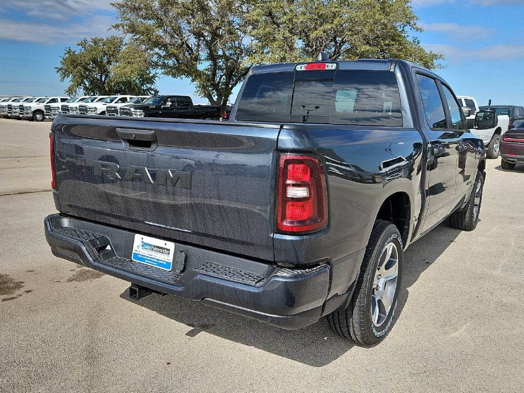 2027 RAM 1500 RAM 1500 EXPRESS CREW CAB 4X2 5'7' BOX