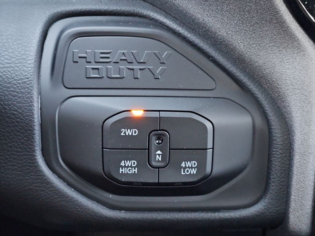 2026 RAM 2500 RAM 2500 BLACK EXPRESS CREW CAB 4X4 6'4' BOX