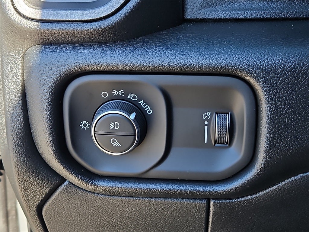 2026 RAM Ram 2500 RAM 2500 BLACK EXPRESS CREW CAB 4X4 6'4' BOX