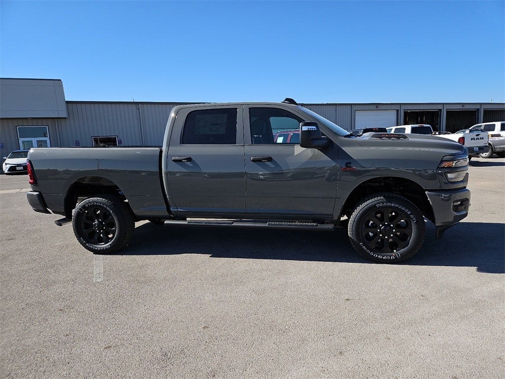 2026 RAM Ram 2500 RAM 2500 BLACK EXPRESS CREW CAB 4X4 6'4' BOX
