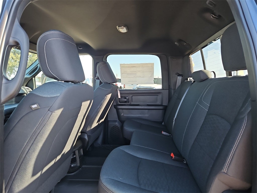 2026 RAM Ram 2500 RAM 2500 BLACK EXPRESS CREW CAB 4X4 6'4' BOX