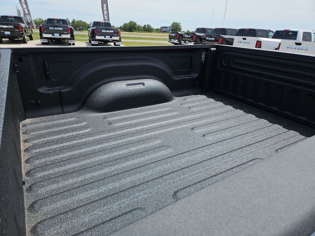 2026 RAM 2500 RAM 2500 BLACK EXPRESS CREW CAB 4X4 6'4' BOX