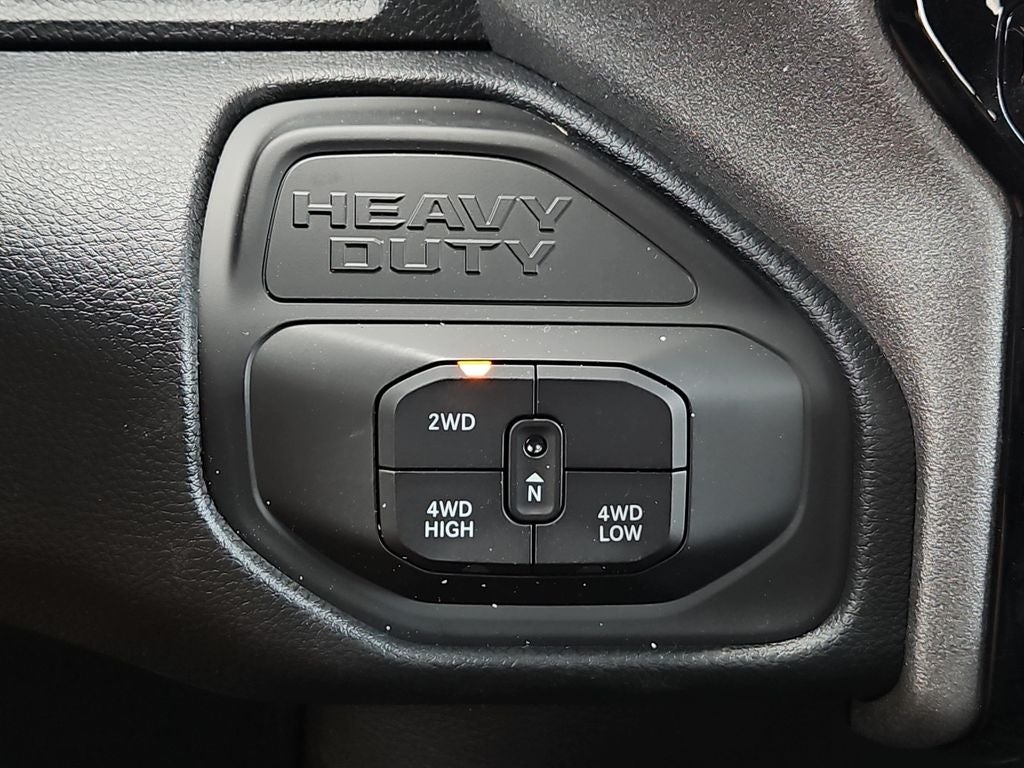 2026 RAM 2500 RAM 2500 BLACK EXPRESS CREW CAB 4X4 6'4' BOX