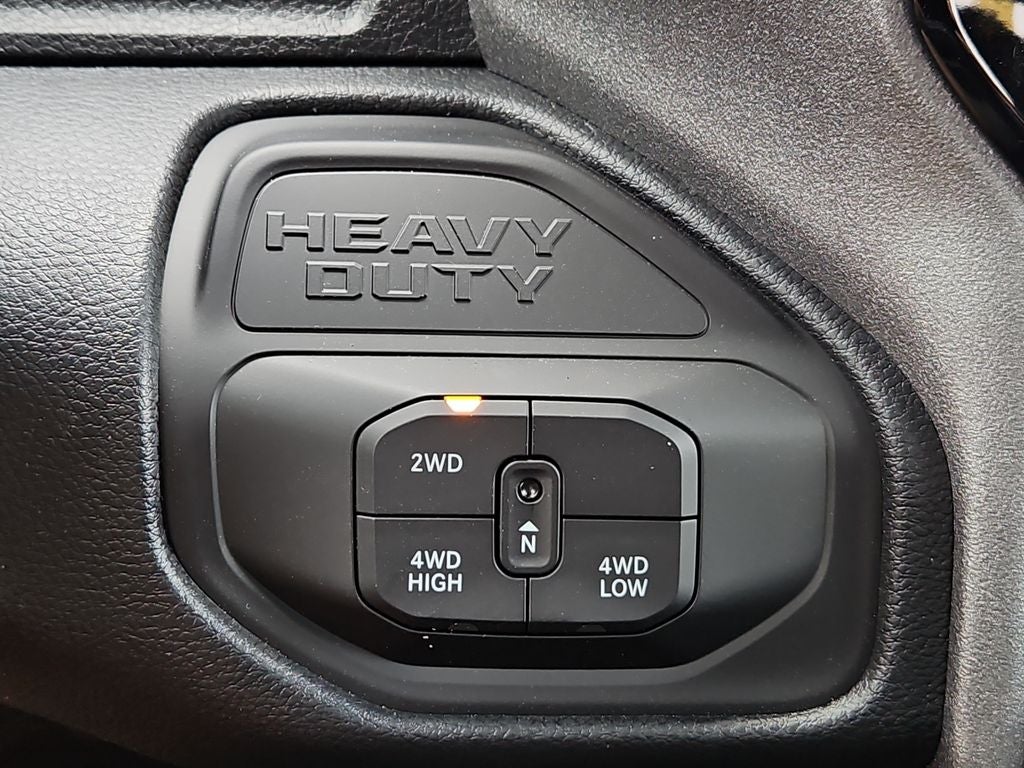 2026 RAM 2500 RAM 2500 BLACK EXPRESS CREW CAB 4X4 6'4' BOX