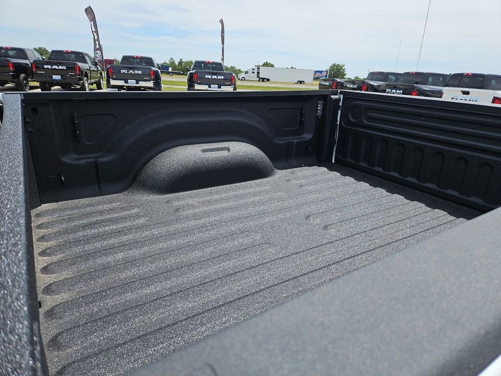 2026 RAM 2500 RAM 2500 BLACK EXPRESS CREW CAB 4X4 6'4' BOX