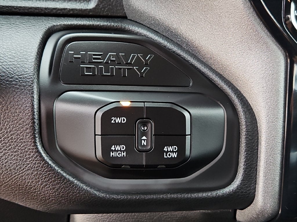 2027 RAM 2500 RAM 2500 TRADESMAN CREW CAB 4X4 8' BOX