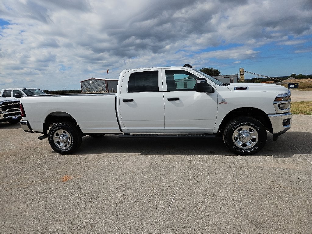 2027 RAM 2500 RAM 2500 TRADESMAN CREW CAB 4X4 8' BOX
