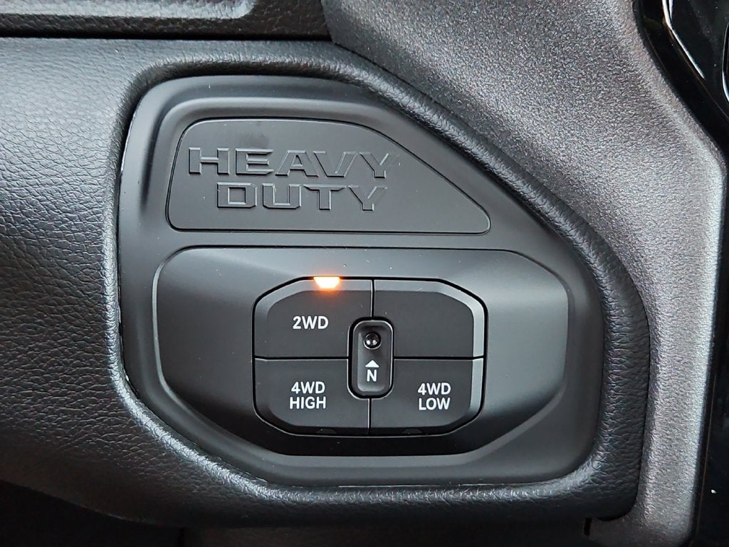 2027 RAM 2500 RAM 2500 TRADESMAN CREW CAB 4X4 8' BOX