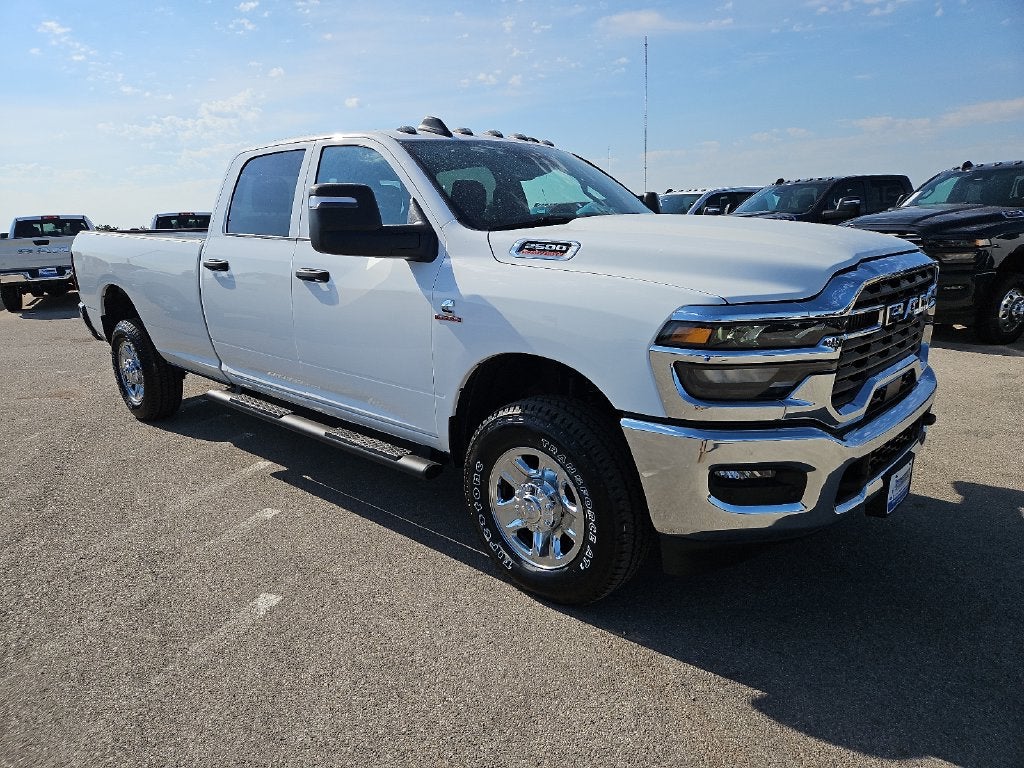 2027 RAM 2500 RAM 2500 TRADESMAN CREW CAB 4X4 8' BOX