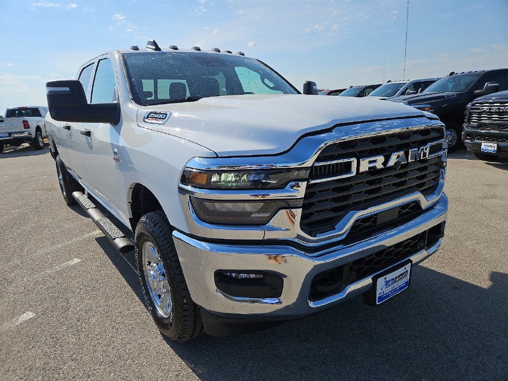 2027 RAM 2500 RAM 2500 TRADESMAN CREW CAB 4X4 8' BOX