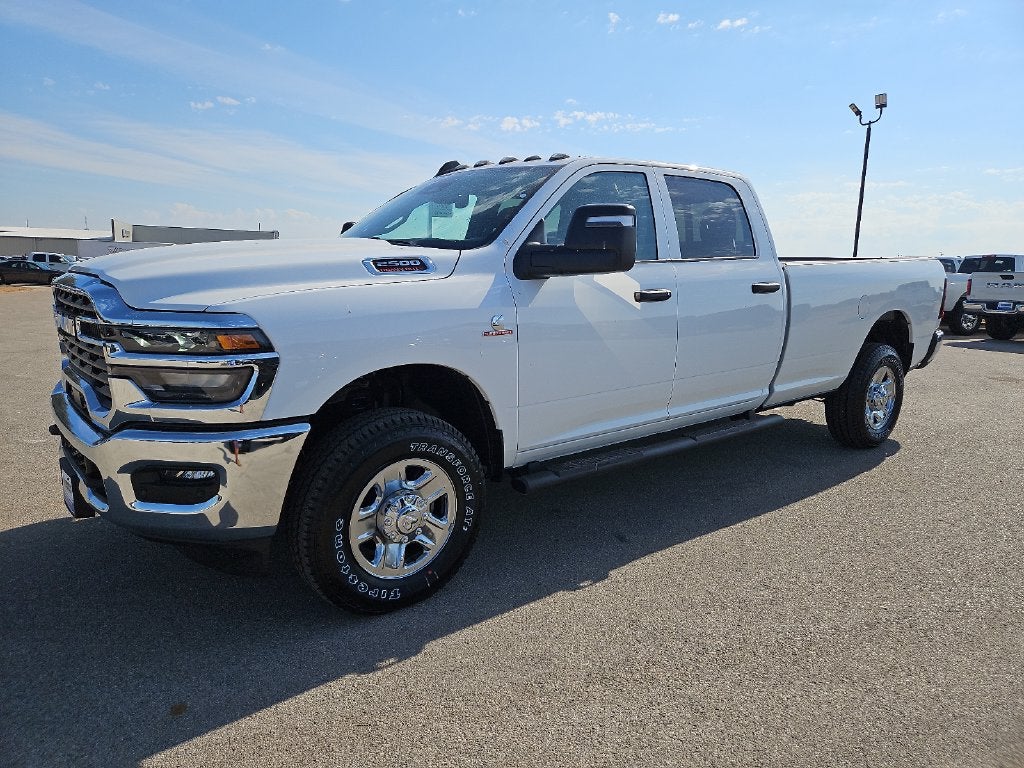 2027 RAM 2500 RAM 2500 TRADESMAN CREW CAB 4X4 8' BOX
