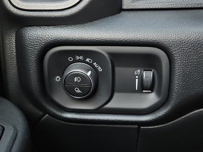 2027 RAM 2500 RAM 2500 TRADESMAN CREW CAB 4X4 8' BOX