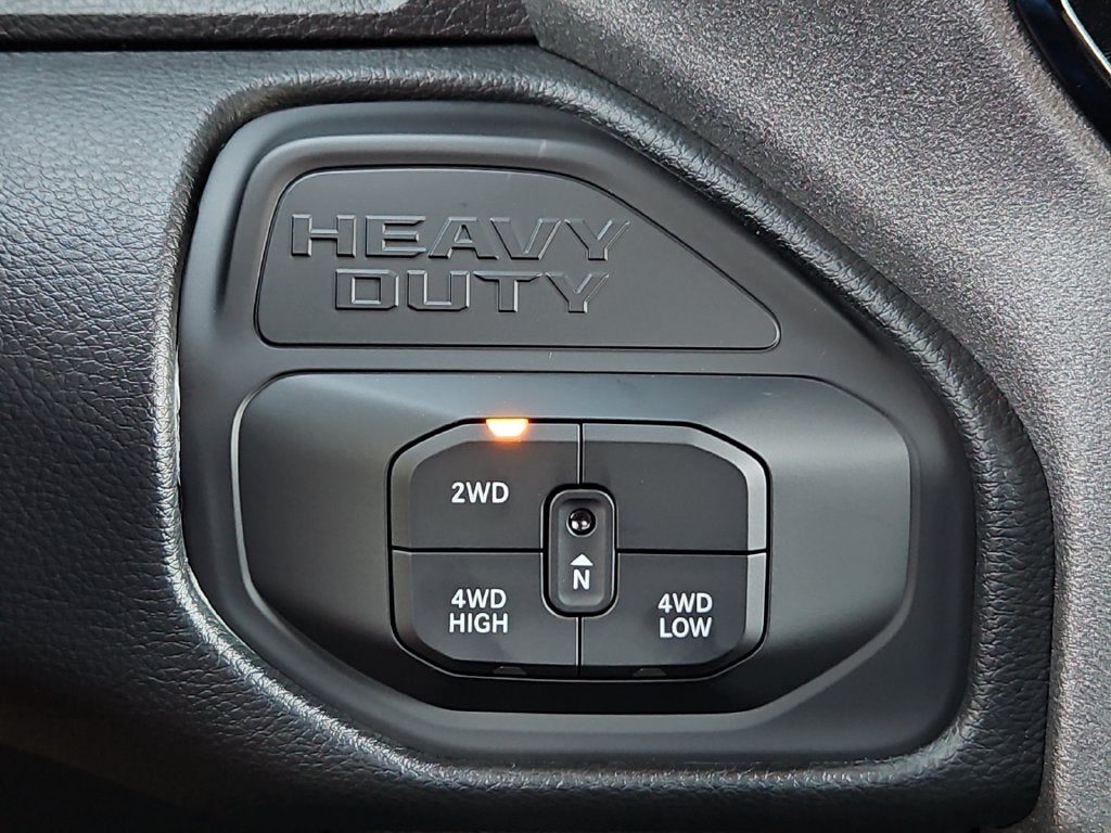 2027 RAM 2500 RAM 2500 TRADESMAN CREW CAB 4X4 8' BOX