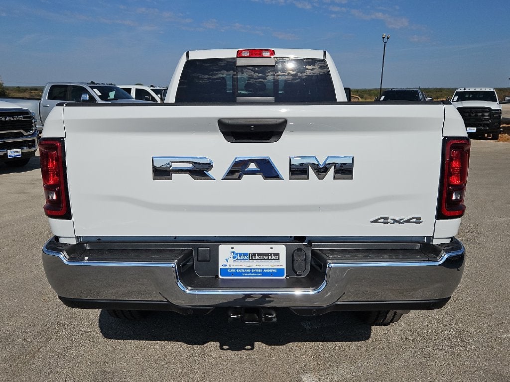 2027 RAM 2500 RAM 2500 TRADESMAN CREW CAB 4X4 8' BOX