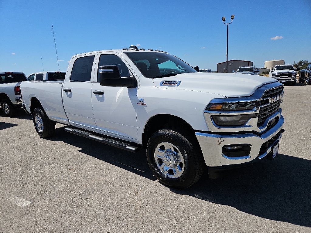 2027 RAM 2500 RAM 2500 TRADESMAN CREW CAB 4X4 8' BOX