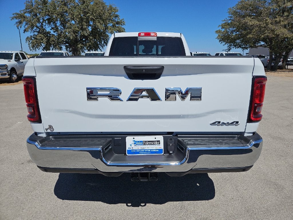 2027 RAM 2500 RAM 2500 TRADESMAN CREW CAB 4X4 8' BOX