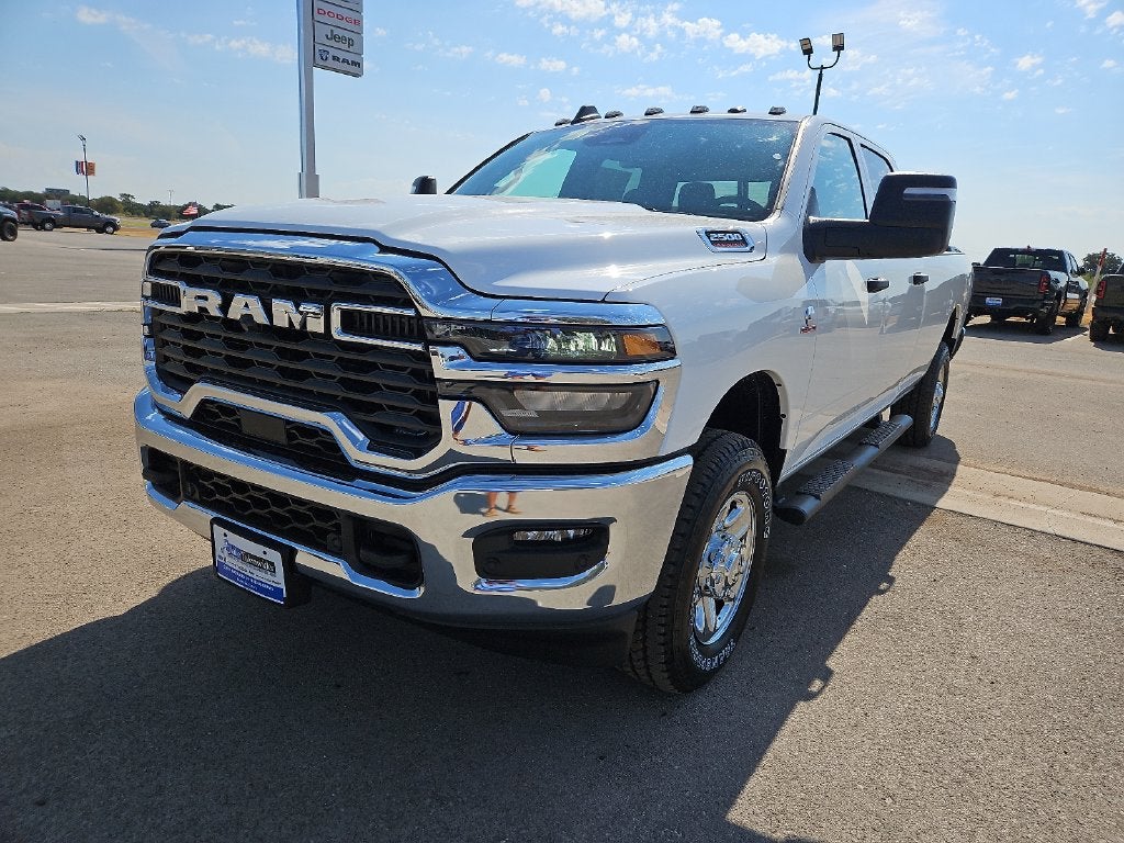 2027 RAM 2500 RAM 2500 TRADESMAN CREW CAB 4X4 8' BOX
