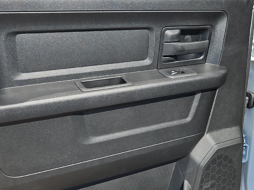 2027 RAM 2500 RAM 2500 TRADESMAN CREW CAB 4X4 8' BOX
