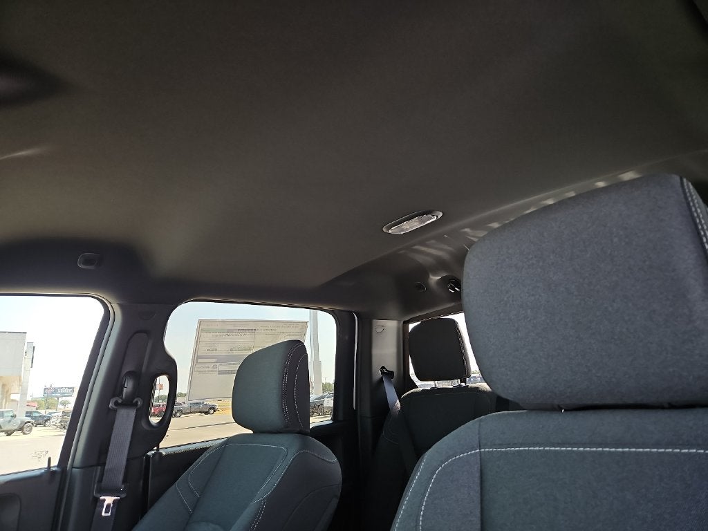2027 RAM 2500 RAM 2500 TRADESMAN CREW CAB 4X4 8' BOX