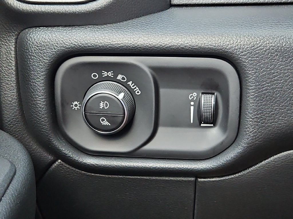 2027 RAM 2500 RAM 2500 TRADESMAN CREW CAB 4X4 8' BOX