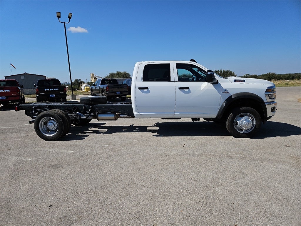2026 RAM Ram 5500 Chassis Cab RAM 5500 TRADESMAN CHASSIS CREW CAB 4X4 84' CA