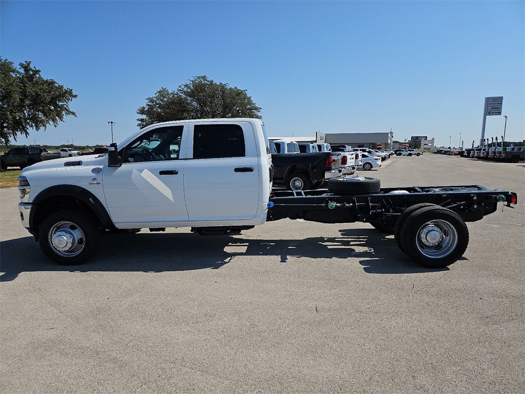 2026 RAM Ram 5500 Chassis Cab RAM 5500 TRADESMAN CHASSIS CREW CAB 4X4 84' CA