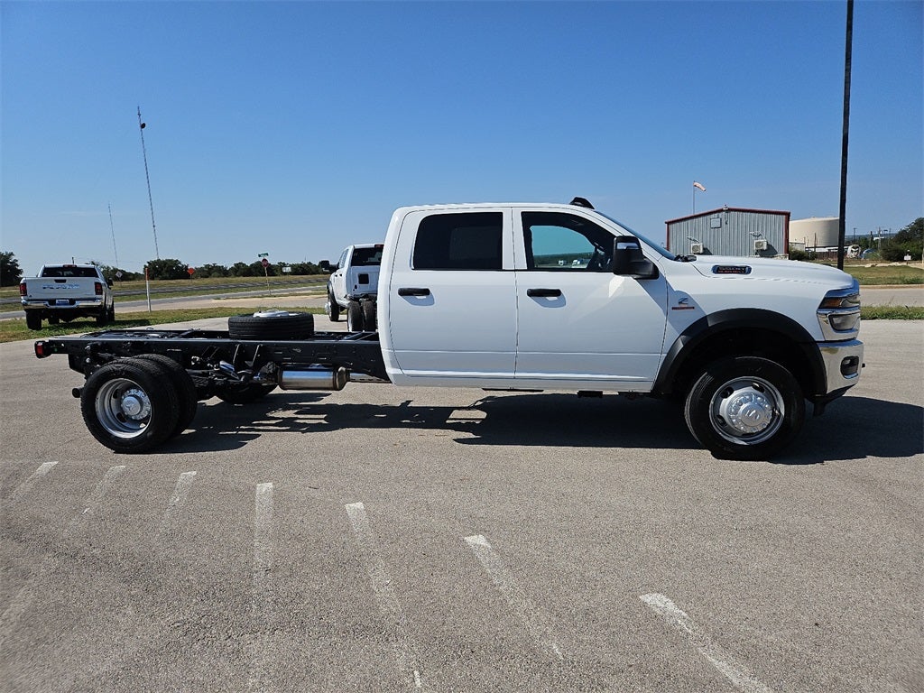 2026 RAM Ram 5500 Chassis Cab RAM 5500 TRADESMAN CHASSIS CREW CAB 4X4 84' CA