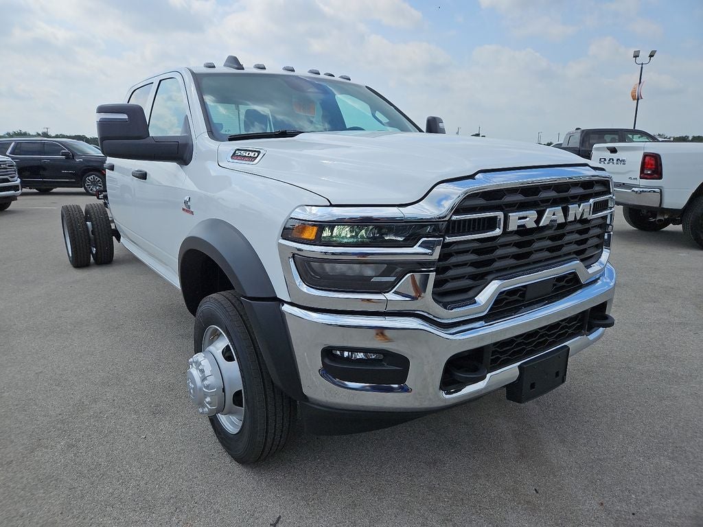 2026 RAM Ram 5500 Chassis Cab RAM 5500 TRADESMAN CHASSIS CREW CAB 4X4 84' CA