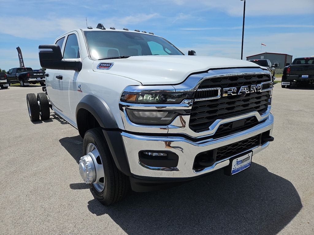 2026 RAM Ram 5500 Chassis Cab RAM 5500 TRADESMAN CHASSIS CREW CAB 4X4 84' CA