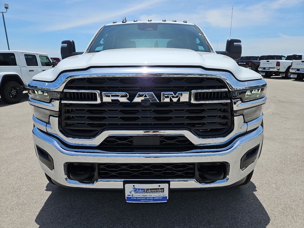 2026 RAM Ram 5500 Chassis Cab RAM 5500 TRADESMAN CHASSIS CREW CAB 4X4 84' CA