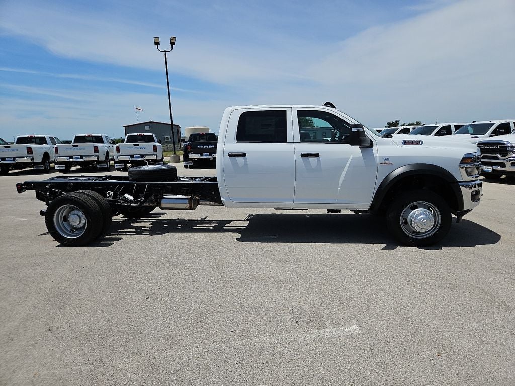 2026 RAM Ram 5500 Chassis Cab RAM 5500 TRADESMAN CHASSIS CREW CAB 4X4 84' CA