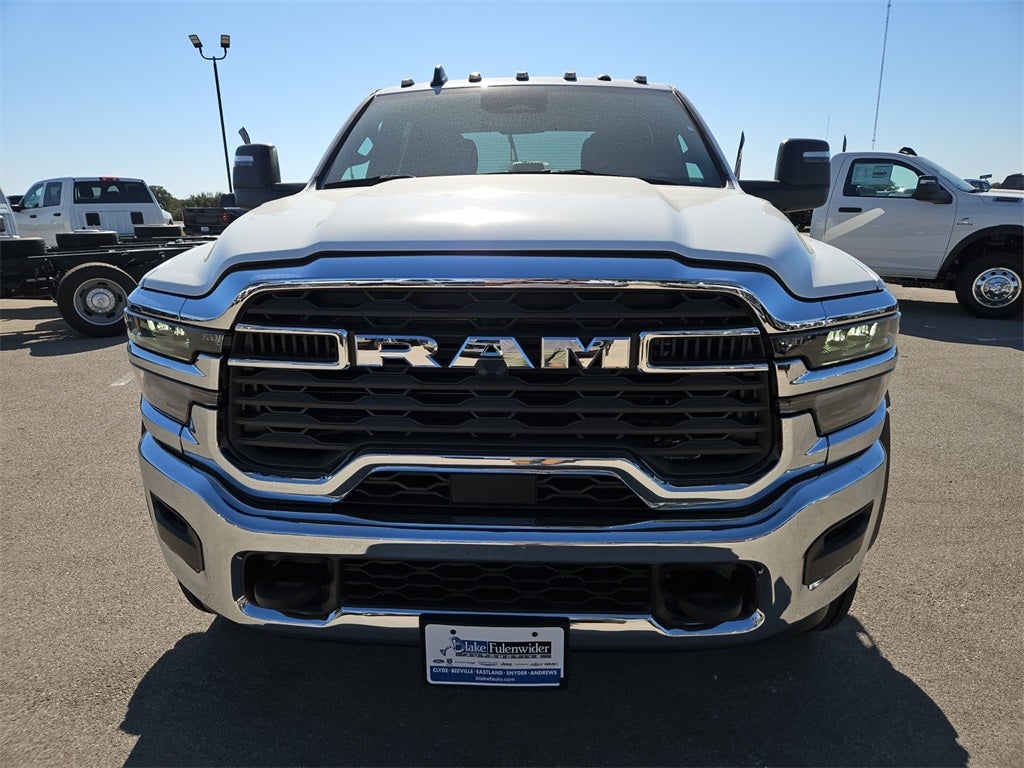 2026 RAM Ram 5500 Chassis Cab RAM 5500 TRADESMAN CHASSIS CREW CAB 4X4 84' CA