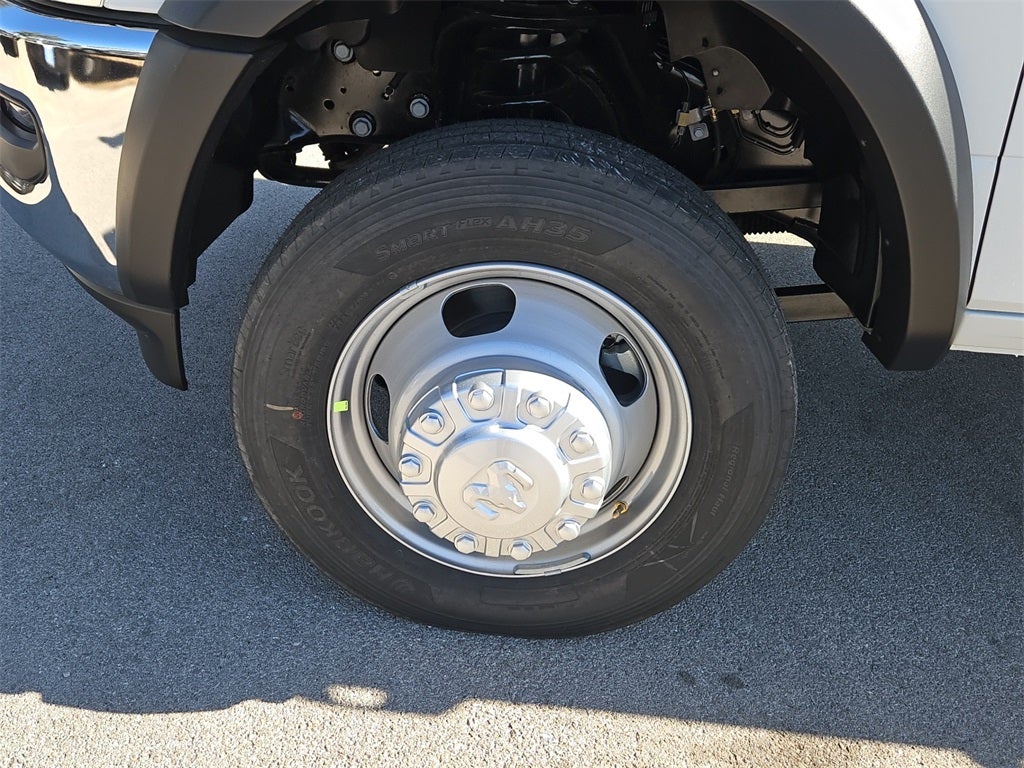 2026 RAM Ram 5500 Chassis Cab RAM 5500 TRADESMAN CHASSIS CREW CAB 4X4 84' CA