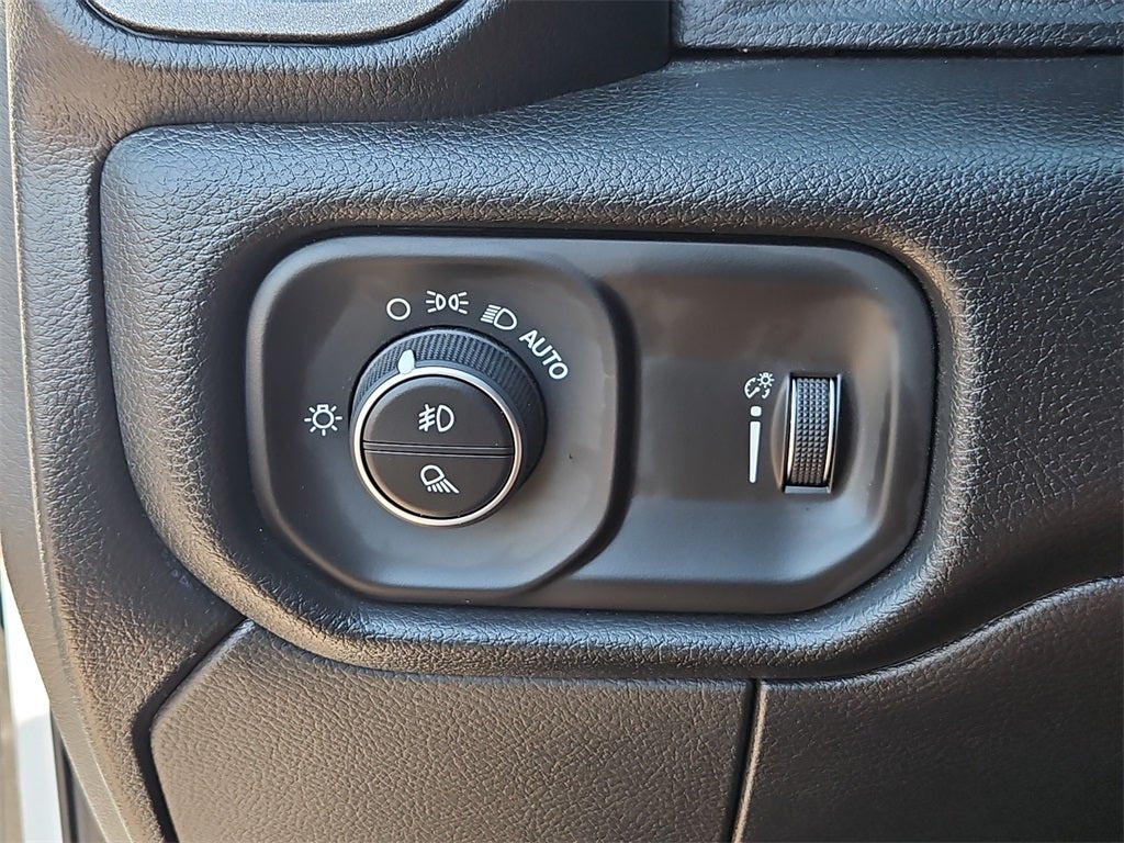 2026 RAM Ram 5500 Chassis Cab RAM 5500 TRADESMAN CHASSIS CREW CAB 4X4 84' CA