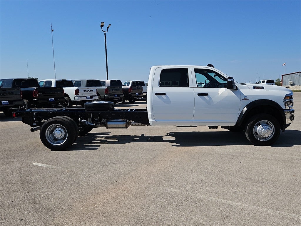 2026 RAM Ram 5500 Chassis Cab RAM 5500 TRADESMAN CHASSIS CREW CAB 4X4 84' CA