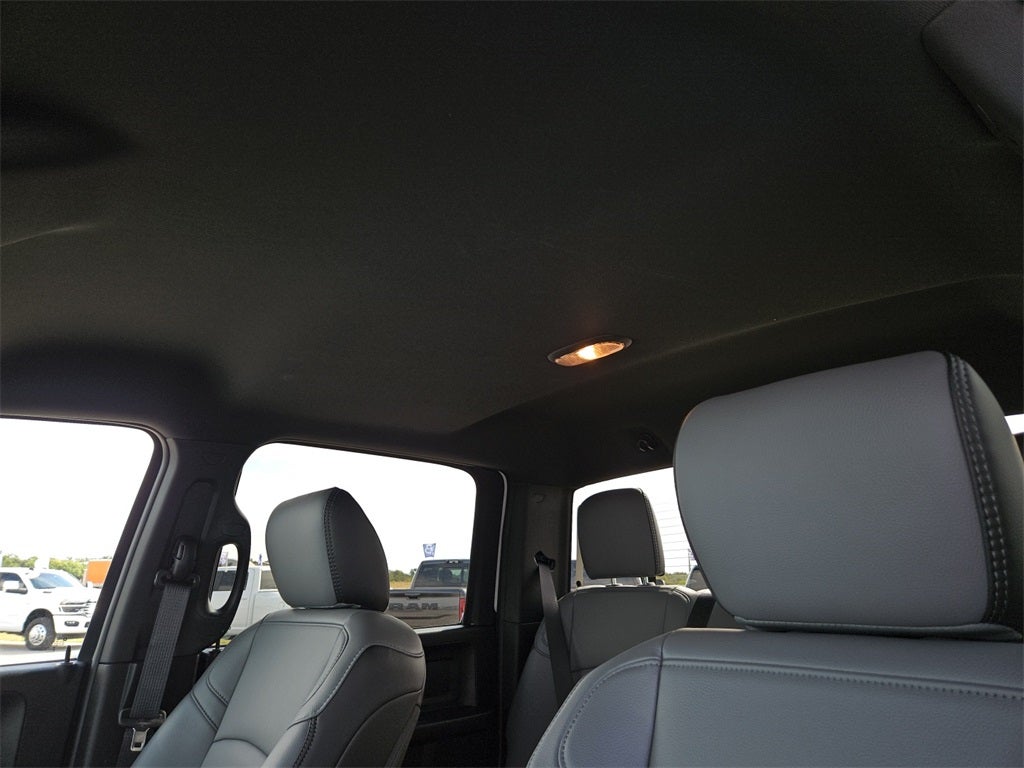 2026 RAM Ram 5500 Chassis Cab RAM 5500 TRADESMAN CHASSIS CREW CAB 4X4 84' CA