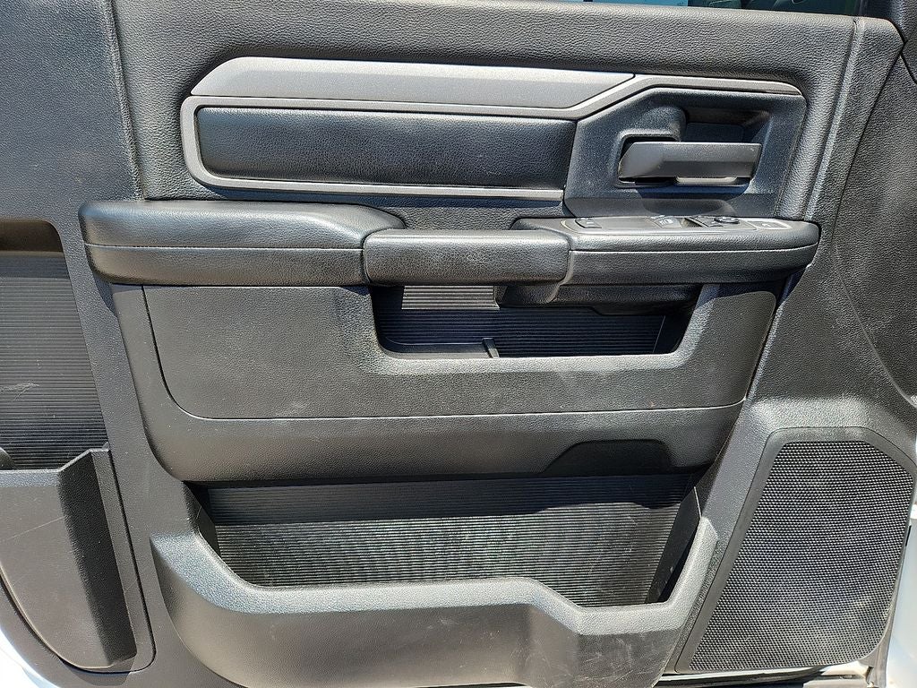 2023 RAM 3500 Chassis Tradesman/SLT