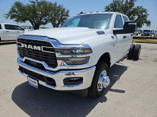 2026 RAM 3500 Chassis RAM 3500 TRADESMAN CREW CAB CHASSIS 4X4 60' CA