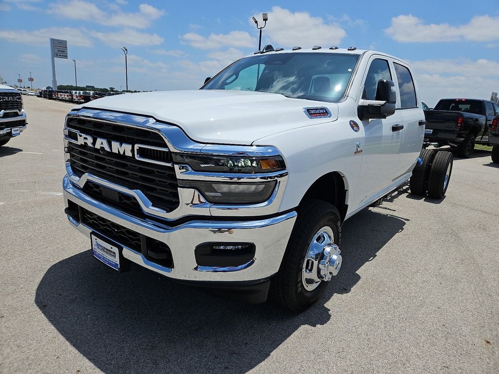 2026 RAM 3500 Chassis Cab RAM 3500 TRADESMAN CREW CAB CHASSIS 4X4 60' CA
