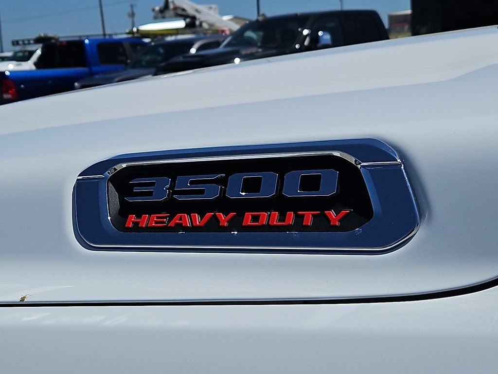 2026 RAM 3500 Chassis Cab RAM 3500 TRADESMAN CREW CAB CHASSIS 4X4 60' CA