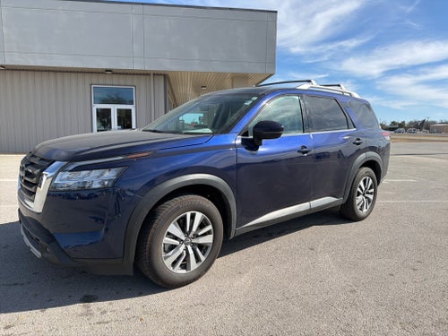 2023 Nissan Pathfinder SL 4WD