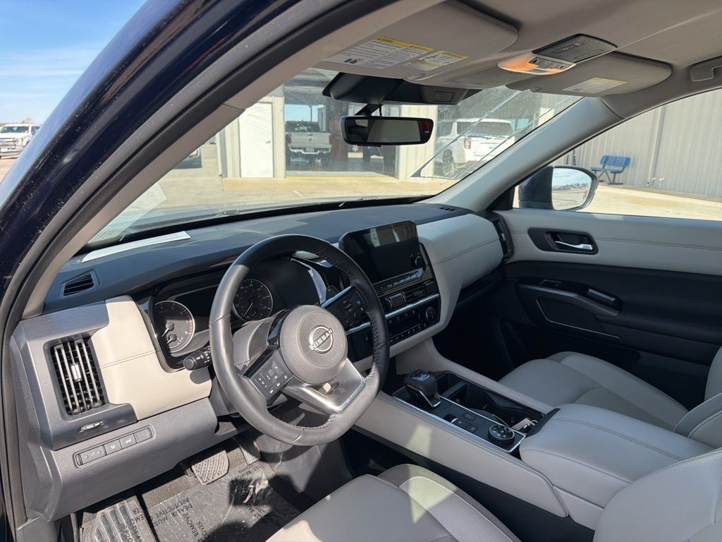 2023 Nissan Pathfinder SL 4WD