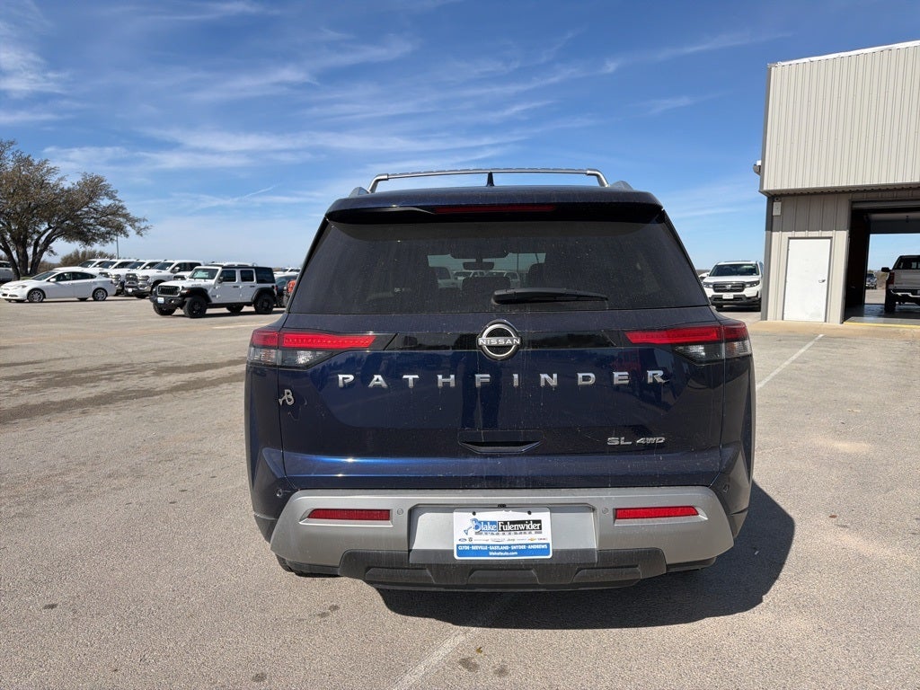2023 Nissan Pathfinder SL 4WD