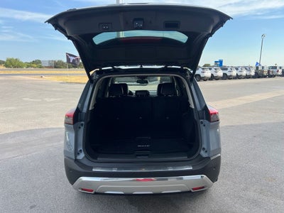 2023 Nissan Rogue Platinum FWD