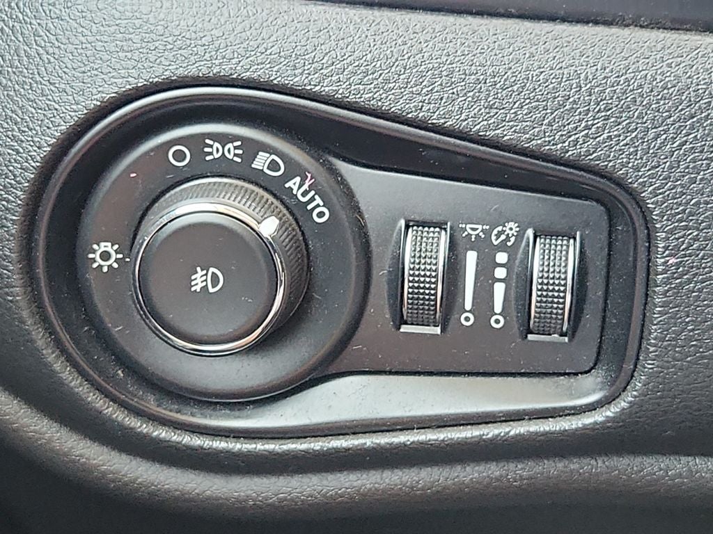 2017 Jeep Renegade Altitude FWD