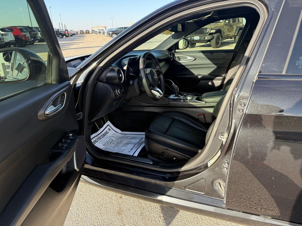 2022 Alfa Romeo Giulia Ti RWD