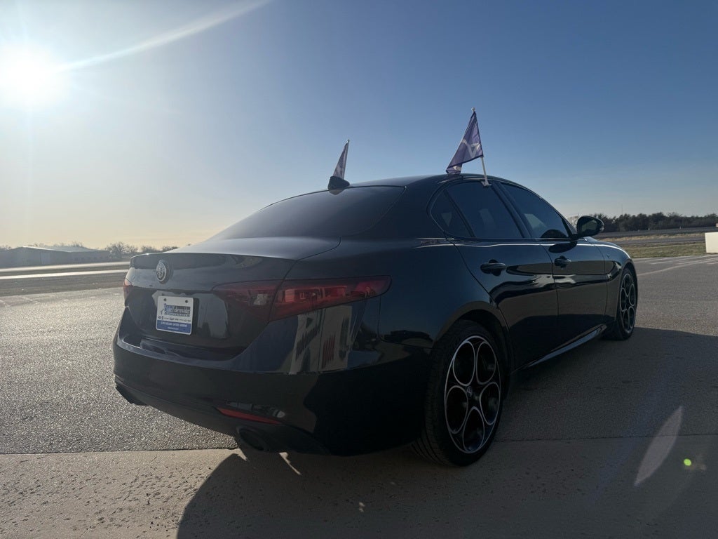 2022 Alfa Romeo Giulia Ti RWD