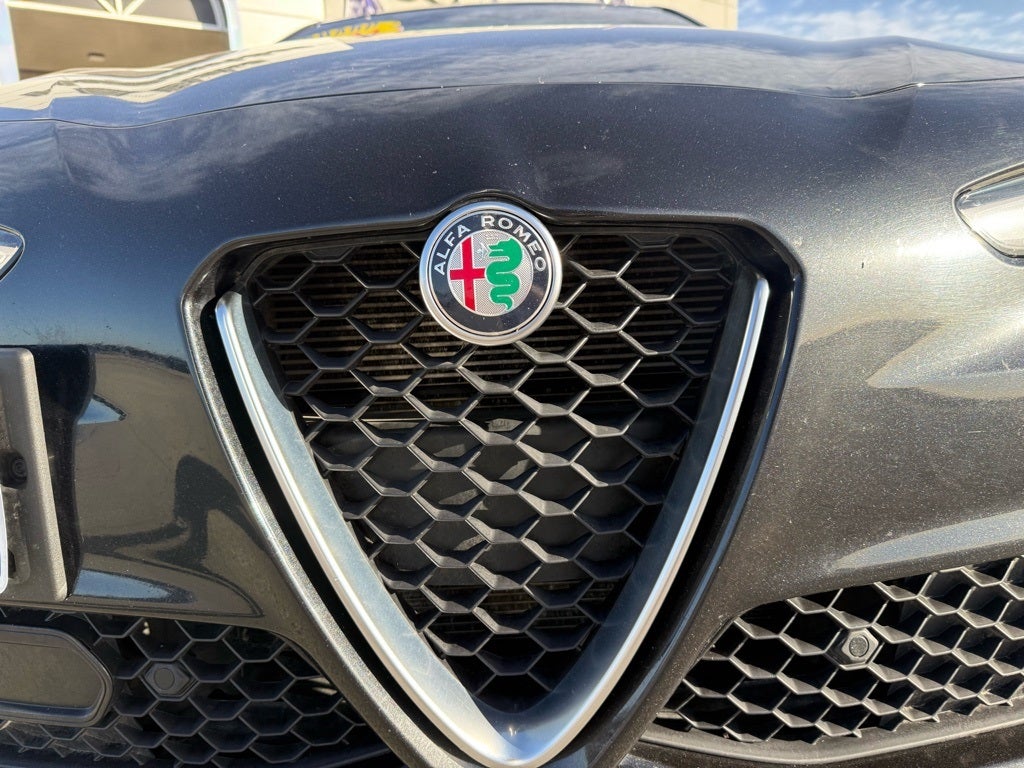 2022 Alfa Romeo Giulia Ti RWD