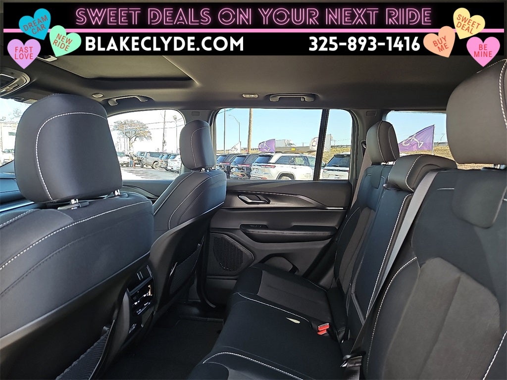 2025 Jeep Grand Cherokee Laredo