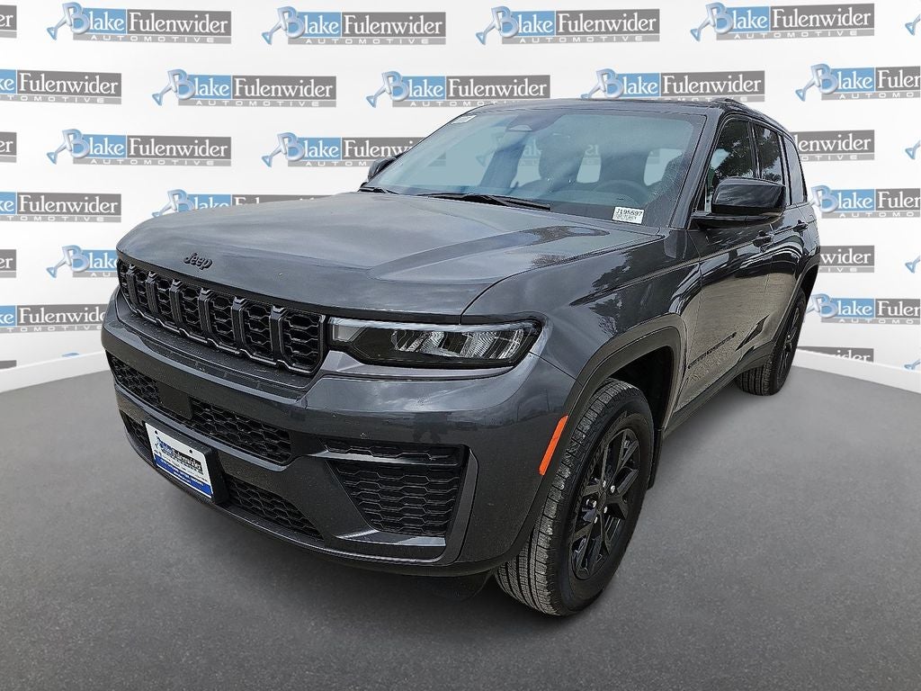 2026 Jeep Grand Cherokee Laredo